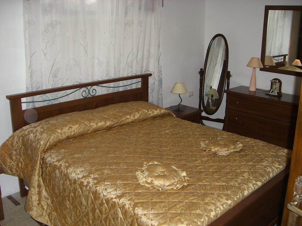 Sa Domu Sarda Casa Vacanza Пишинас Номер фото
